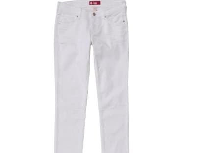 White Denim: Pur in schmaler Silhouette von H&M, ca. 40 Euro