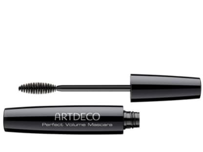 "Perfect Volume Mascara" von Artdeco verdichtet die Wimpern und verleiht maximales Volumen, ca. 10 Euro