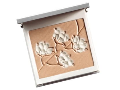 Highlighter: Cotton Flower Palette Teint von Clarins, ca. 34 Euro