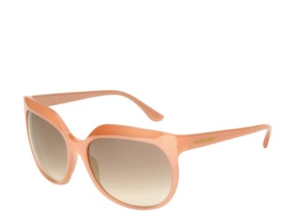 Soft Colour: Große Sonnenbrille von Valentino, ca. 190 Euro 