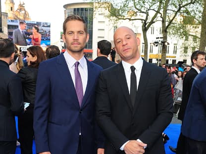 Paul Walker und Vin Diesel posieren nebeneinander