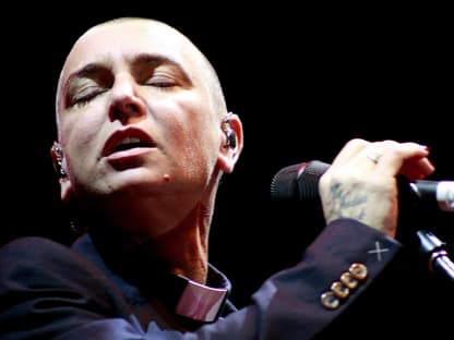 Sinéad O’Connor am Mikrofon