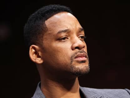 Will Smith guckt ernst