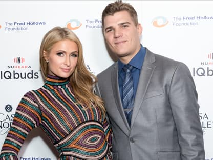 Paris Hilton und Ex-Freund Chris Zylka lächeln leicht