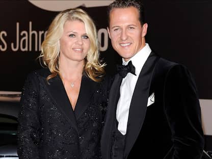 Corinna Schumacher und Michael Schumacher Arm in Arm