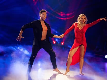 Evgeny Vinokurov und Evelyn Burdecki tanzen bei Let's Dance