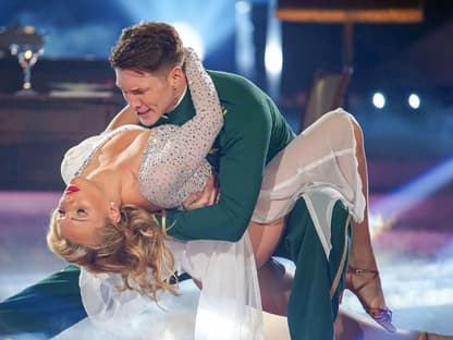 Evgeny Vinokurov und Evelyn Burdecki bei "Let's Dance"