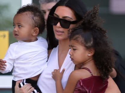 kim Kardashian mit Saint und north west