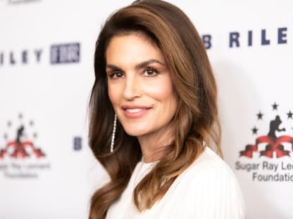 Cindy Crawford lacht