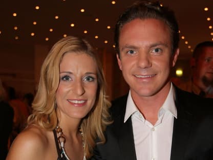 Stefanie Hertel und Stefan Mross posieren zusammen