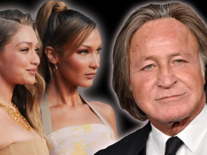 Gigi und Bella Hadid gucken zur Seite, daneben ein Bild ihres Vaters Mohamed Hadid