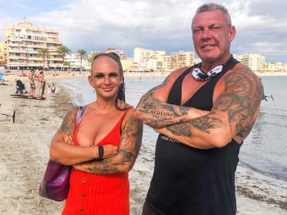 Caro und Andreas Robens am Strand von Mallorca