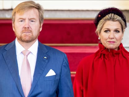 König Willem-Alexander und Königin Máxima ernst