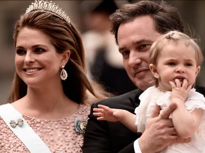 Madeleine von Schweden und Chris O'Neill mit Leonore auf dem Arm