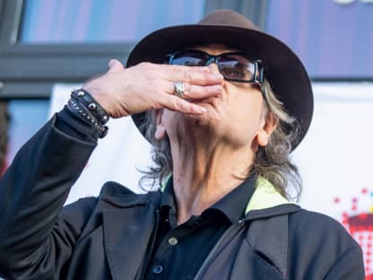 Udo Lindenberg macht Luftkuss