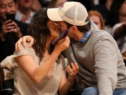 Mila Kunis Ashton Kutcher Kuss