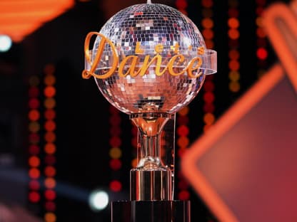 "Let's Dance"-Pokal im Studio