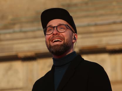 Mark Forster lacht