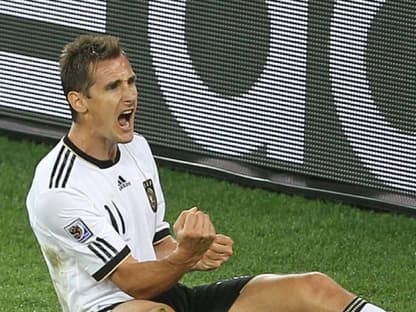 Miroslav Klose ist zurück! Der Bayern-Kicker gehörte einst zu den besten Spielern auf dem Feld. Jetzt soll er bei der WM wieder brillieren - und setzte mit dem zweiten Tor für Deutschland ein Zeichen