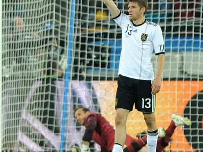 Thomas Müller ist der heimliche Star der Nationalelf. Der erst 20-Jährige stellte sein können in der letzten Zeit so gut unter Beweis, dass er von Jogi Löw gegen Piotr Trochowski in die Startelf gesetzt wurde