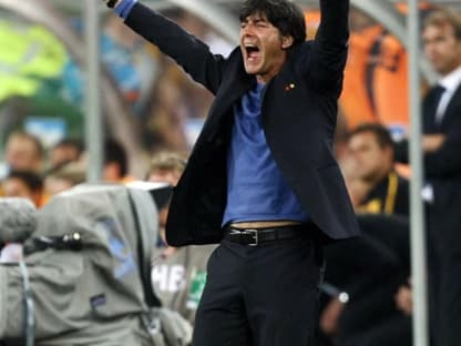 Riesenfreude: Jogi Löw gewinnt das WM-Auftaktspiel gegen Australien mit einem sensationellen 4:0 Sieg