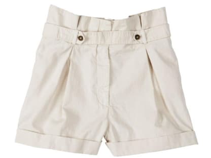 Die kleine Weiße zum Eis essen gehen. Shorts von Tiger of Sweden, ca. 100 Euro