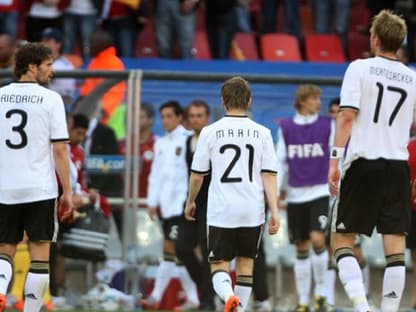 Fassungslosigkeit im deutschen Team: Beim zweiten Gruppenspiel gegen Serbien verlor die hochgelobte Mannschaft 0:1. Können Sie im letzten Match gegen Ghana den Einzug ins Achtelfinale schaffen?