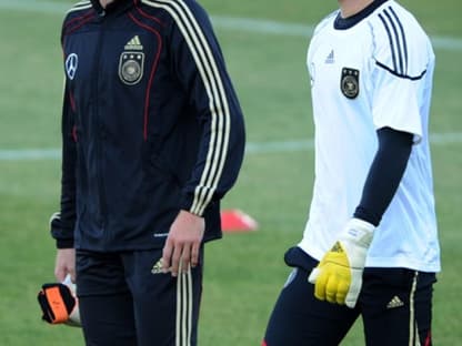 Das Team ist zuversichtlich und in Höchstform. Torwart Manuel Neuer und Tim Wiese beim letzten Training