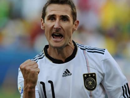 Nach seiner Gelb-Rot-Sperre gegen Ghana ist Miroslav Klose wieder in der Start-Elf. Und das zu Recht