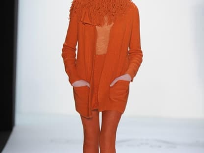 Strick in allen Farben wird der Trend für die kommende Winter-Saison. Das zeigte auch Allude auf ihrer Show in Berlin. Selbst vor knalligen Farben machte das erfolgreiche deutsche Cashmere-Label nicht Halt