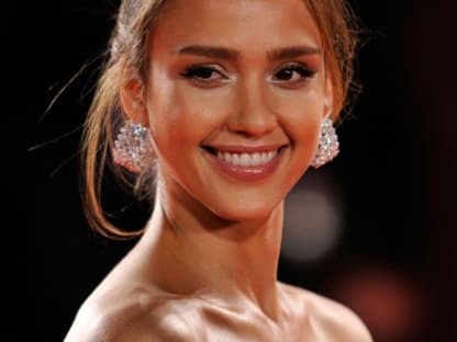 Hollywood-Star Jessica Alba strahlte. Sie feierte am Abend die Premiere ihres neuen Films "Machete"