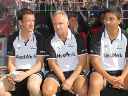 Nahmen zunächst nur auf der Bank Platz: Fredi Bobic, Michael Rummenigge und Giovane Elber