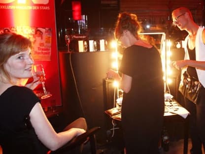 Cool: Die OK! Beauty-Lounge lud den ganzen Abend über ein. Ein ganzes Visagisten-Team frischte den Look der Besucherinnen bis spät in die Nacht auf