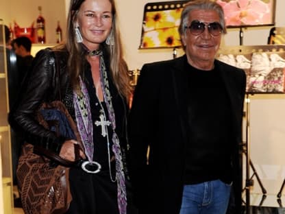 Die "Fashions Night Out"-Partys finden überall auf der Welt statt und bieten ein Shopping-Erlebnis der Extraklasse. Eva und Roberto Cavalli ließen die Türen ihres Shop bis Mitternacht offen