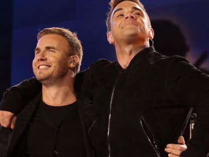 Mit den Worten "Meine Frau nennt ihn meinen festen Freund, ich nenne ihn meinen Captain, ihr nennt ihn Gary Barlow", begrüßte Robbie Williams seinen Bandkollegen auf der Bühne