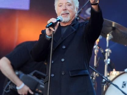 Der Tiger ist zurück: Etwas ergraut sang Tom Jones seine Hits vor dem Publikum