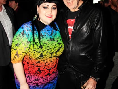 Die regenbogenfarbene Beth Ditto mit Jury-Mitglied´ ´ Jean-Paul Gaultier