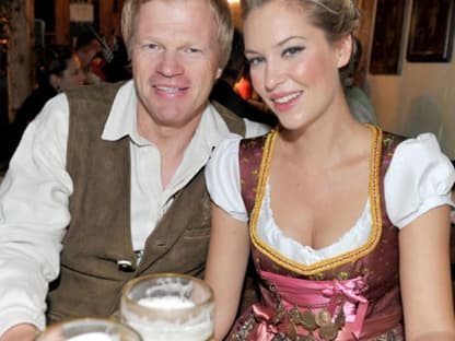 Auch Verena Kerths Ex, Oliver Kahn, war zu Besuch auf der Wiesn. Erstmals zeigte er sich öffentlich mit seiner neuen Freundin Svenja