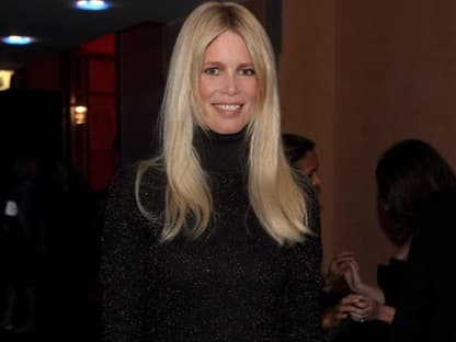 Claudia Schiffer setzt auf Understatement in Schwarz