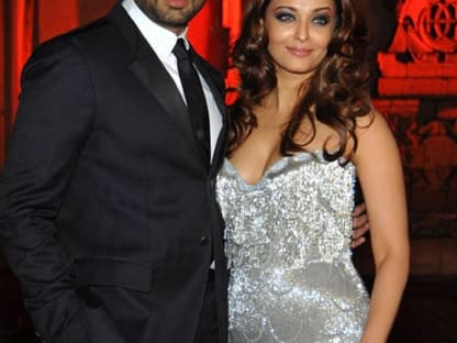 Bollywood-Star Aishwarya Rai ganz in Silber