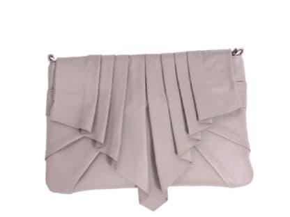 Das passt dazu: Clutch von Asos, ca. 45 Euro