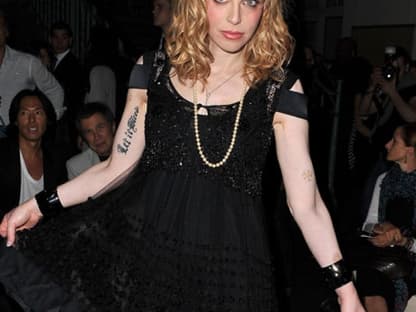 Courtney Love feierte in Paris mit