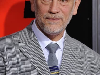 John Malkovich gastierte in diesem Jahr sogar schon im Hamburger Schauspielhaus, wo er als Frauenmörder im Theaterstück "The Infernal Comedy" auftrat