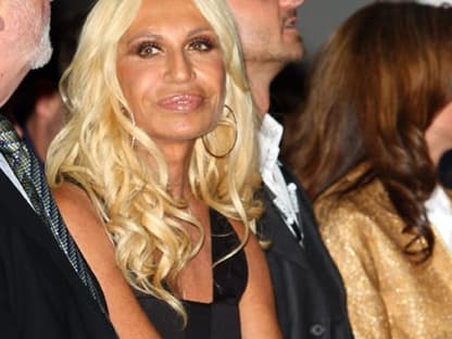 Donatella Versace begutachtete die Konkurrenz aus nächster Nähe