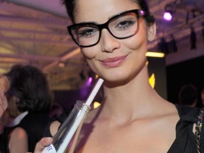 Neuer Look? Shermine Sharivar mit strengen Haaren und Nerd-Brille