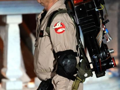 Bill Murray kommt als "Ghostbuster" auf die Bühne