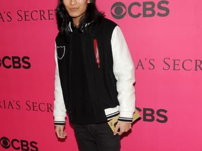 Ob sich Star-Designer Alexander Wang neue Inspirationen holt?