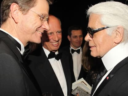 Außenminister Guido Westerwelle im Gespräch mit dem deutschen Modeschöpfer Karl Lagerfeld