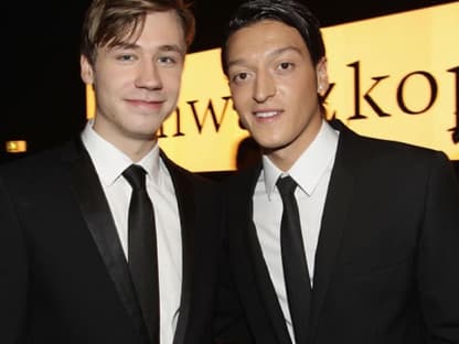 Jungstars unter sich: Schauspieler David Kross und Fußballer Mesut Özil