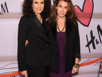 Fashionistas: Supermodel Andie MacDowell brachte ihre hübsche Tochter Rainey Qualley zur Show